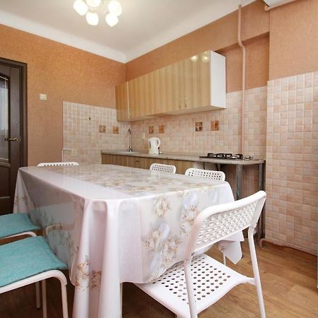 Spacious Central Apartment Almaty Exterior foto